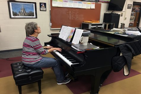 Pianist Lexie Robinson not only rehearses with Chamber Singers during class, but also outside of school, during seminar and whenever possible.