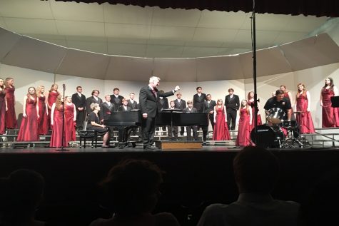 Spring concert recognizes senior achievements